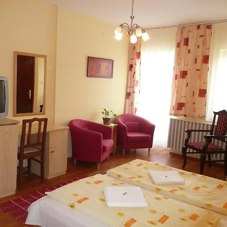 Kincses Vendeghaz Guest house *